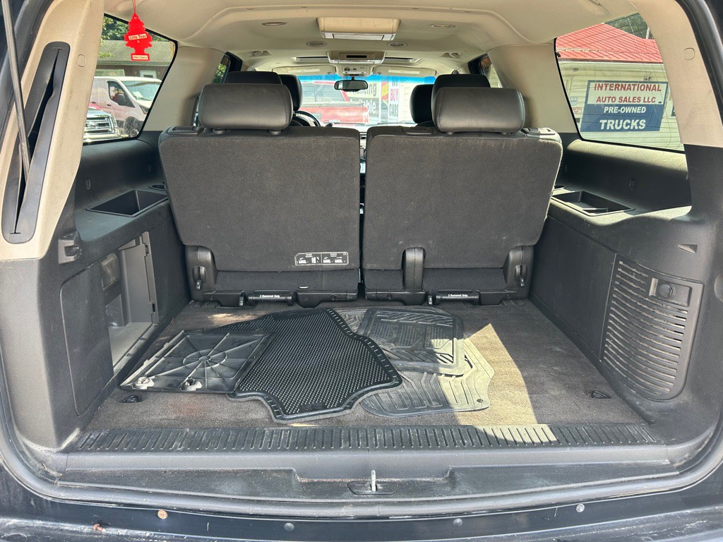 2012 Chevrolet Suburban Image 16