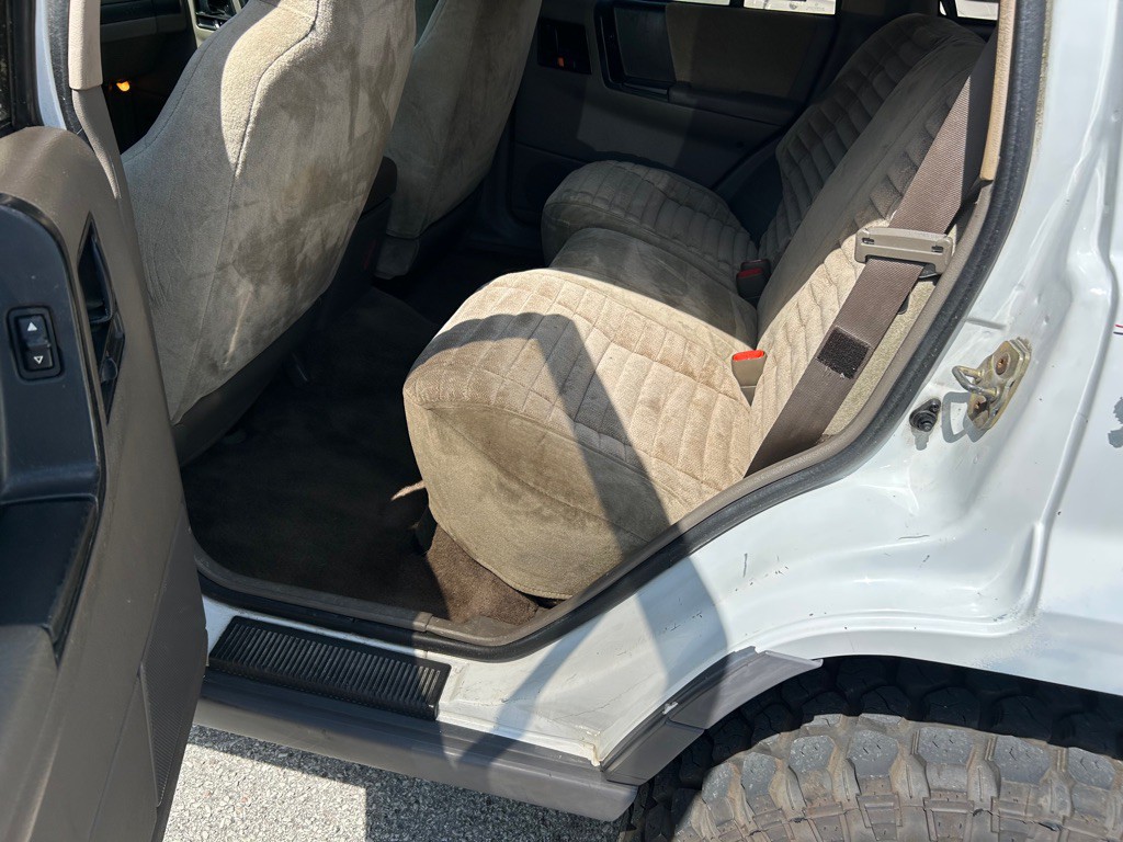 1993 Jeep Grand Cherokee Image 13