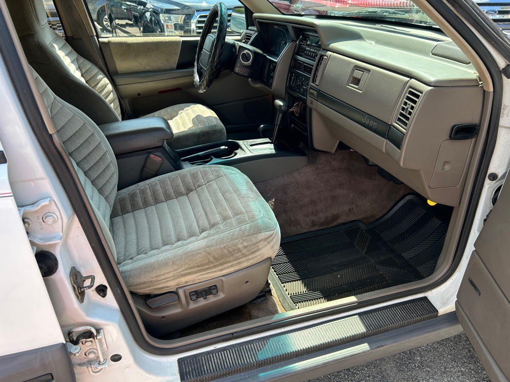 1993 Jeep Grand Cherokee Image 16