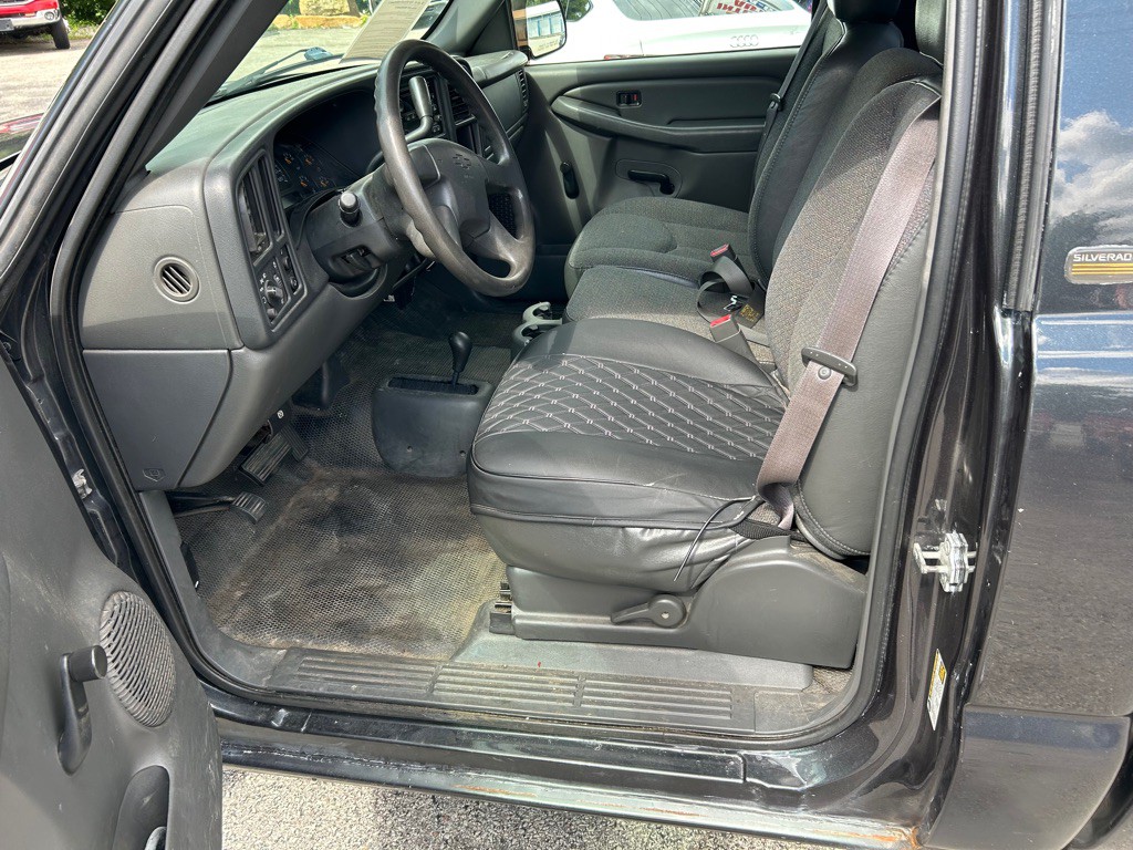 2005 Chevrolet Silverado 1500 Image 12