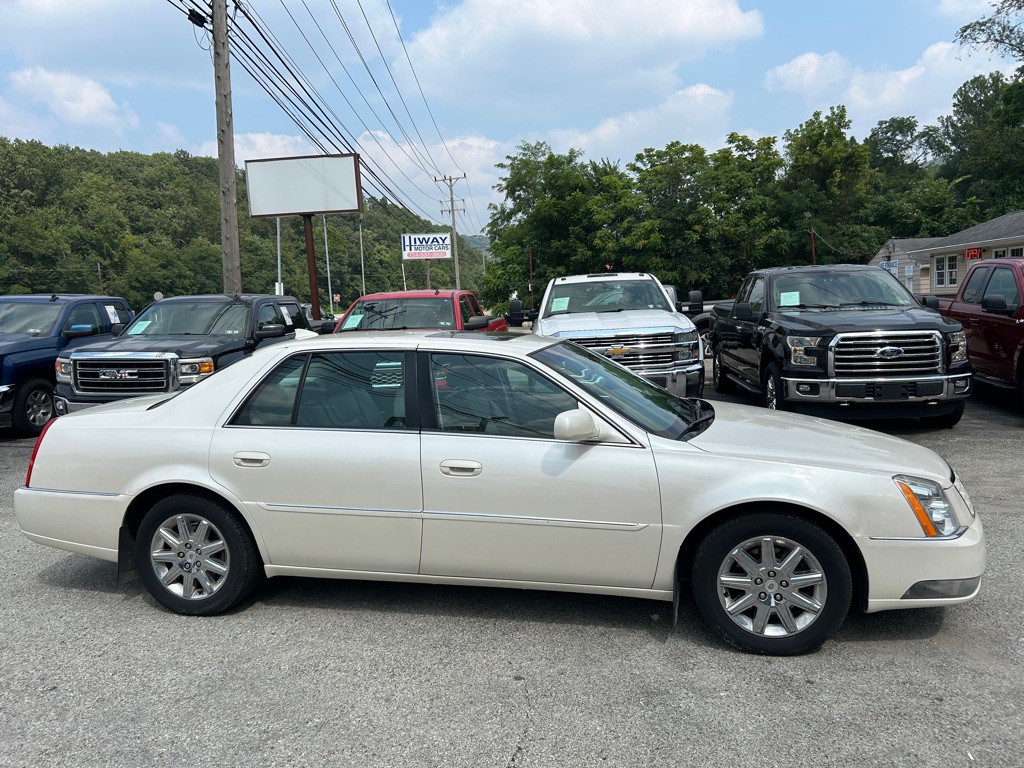 2010 Cadillac DTS Image 5