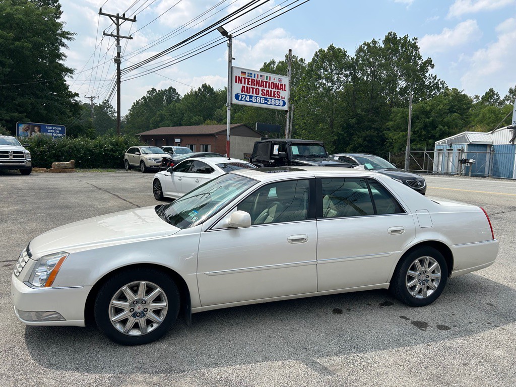 2010 Cadillac DTS Image 6