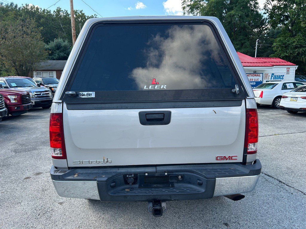 2007 GMC Sierra 2500 Image 7
