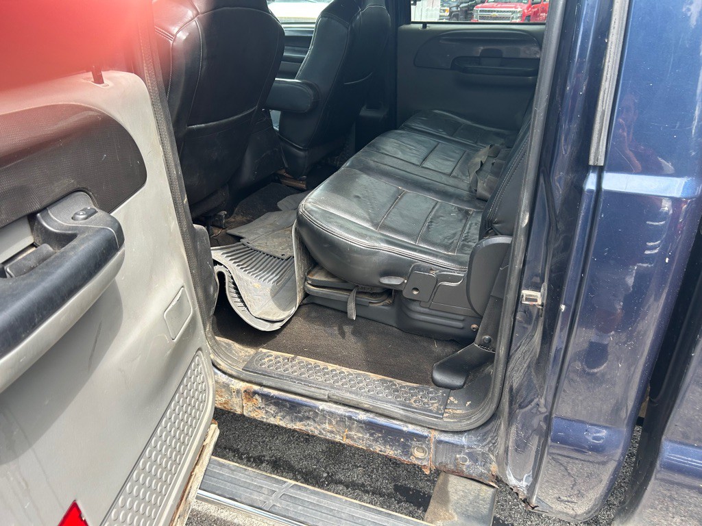 2004 Ford F-350 Image 10