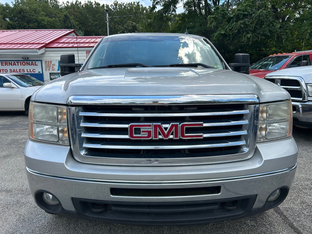 2011 GMC Sierra 1500 Image 2