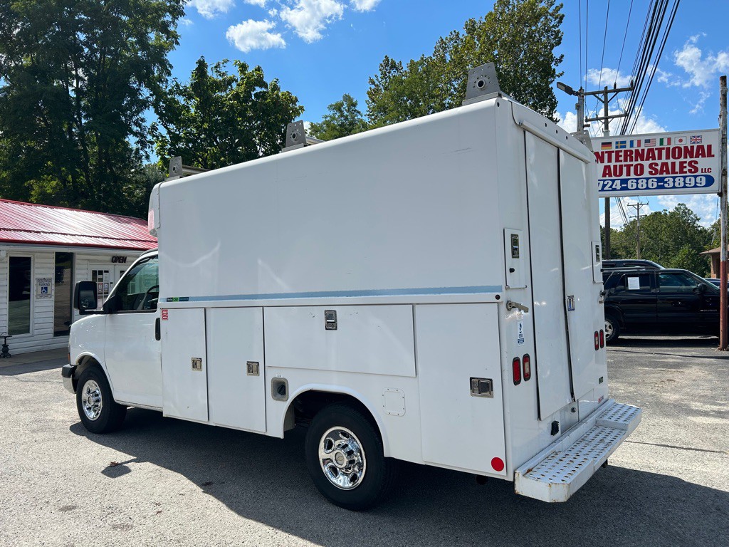 2011 Chevrolet Express Image 7