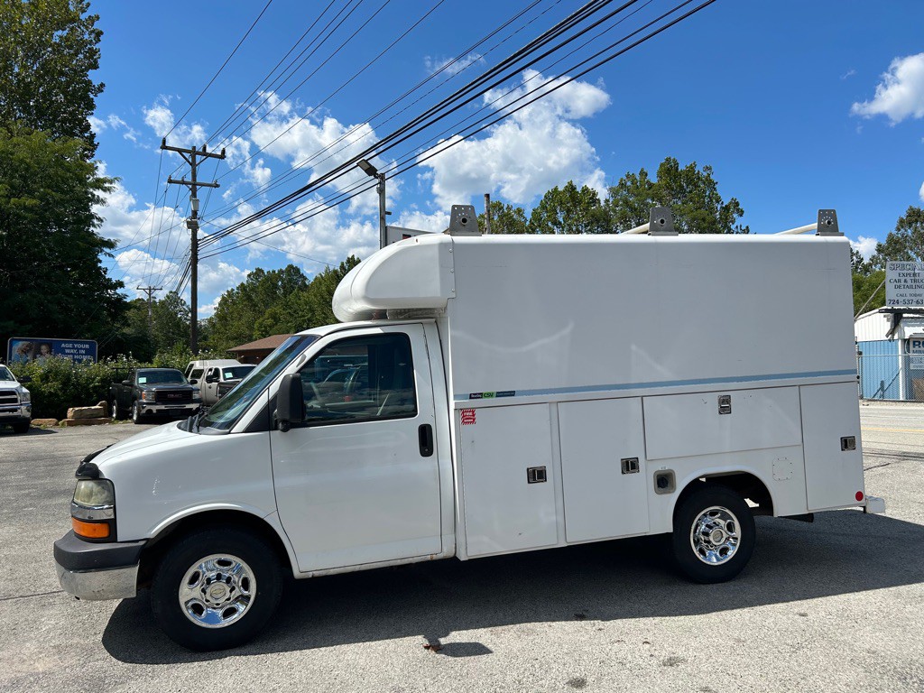 2011 Chevrolet Express Image 8