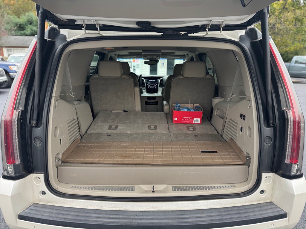 2015 Cadillac Escalade Image 6