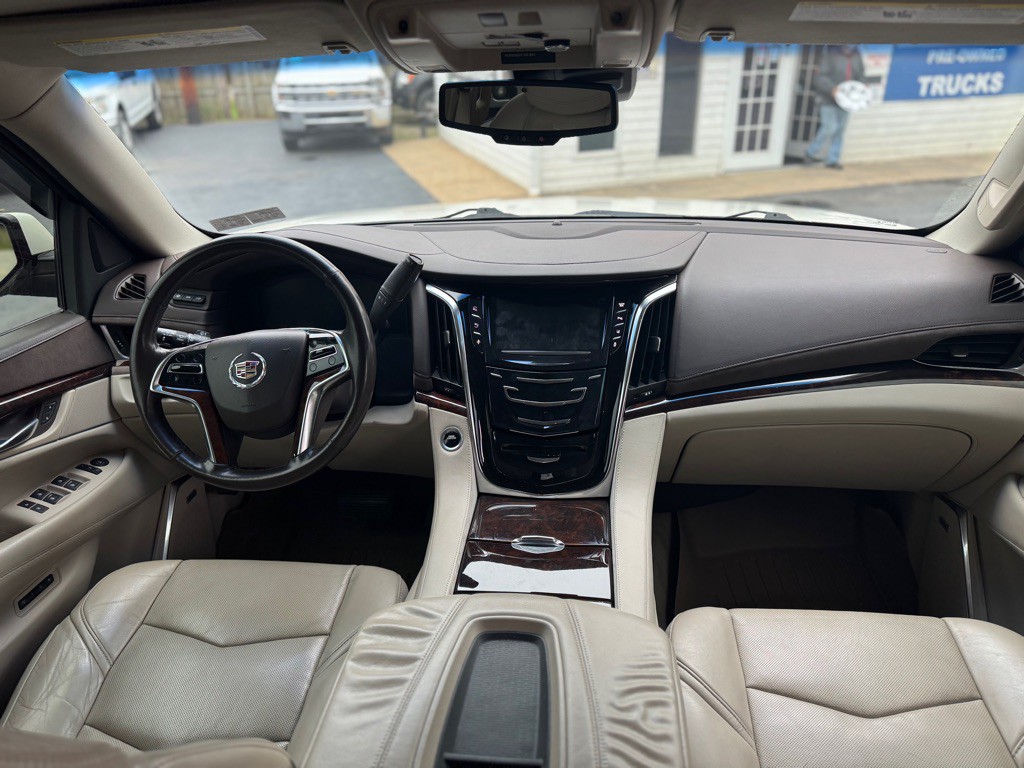 2015 Cadillac Escalade Image 7