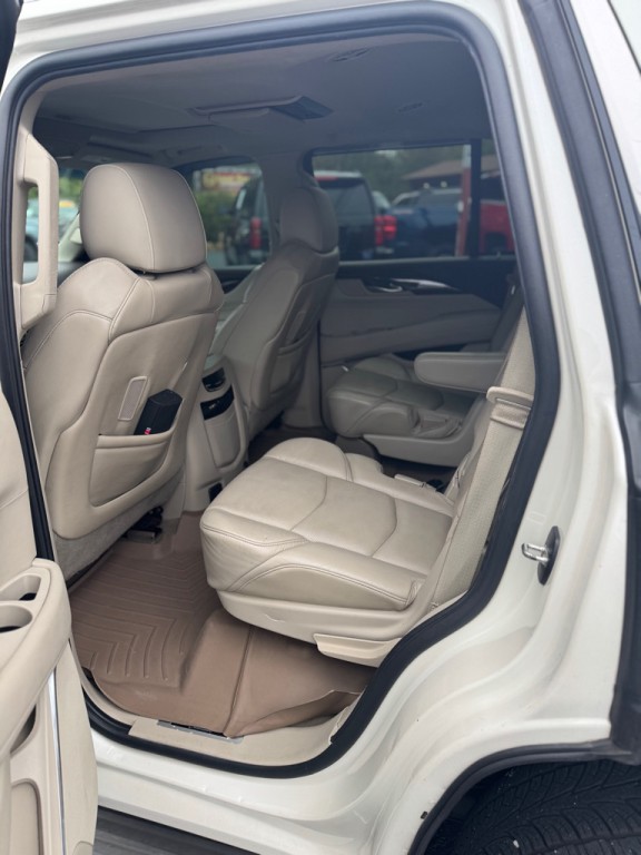 2015 Cadillac Escalade Image 8