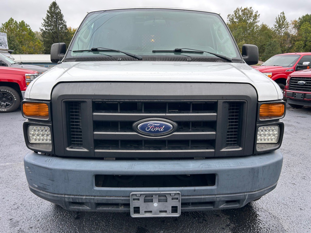 2012 Ford E-series Image 2