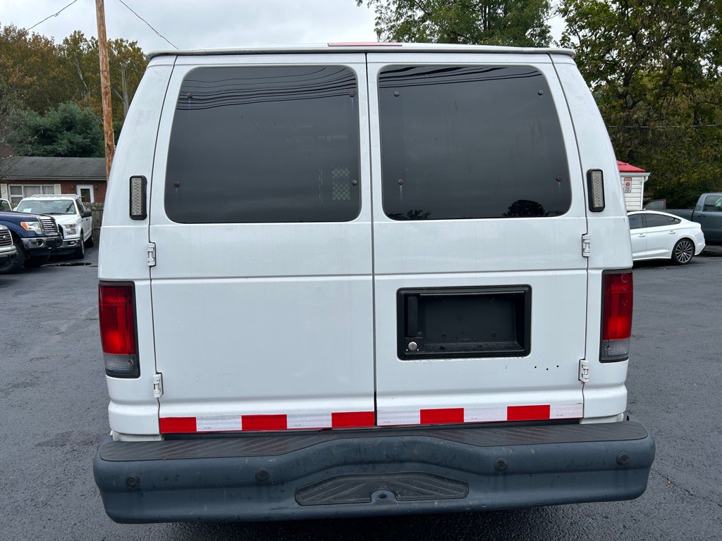 2012 Ford E-series Image 6