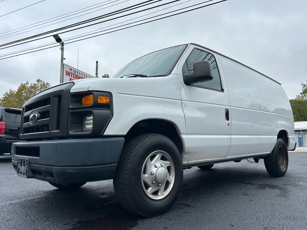2012 Ford E-series Image 7