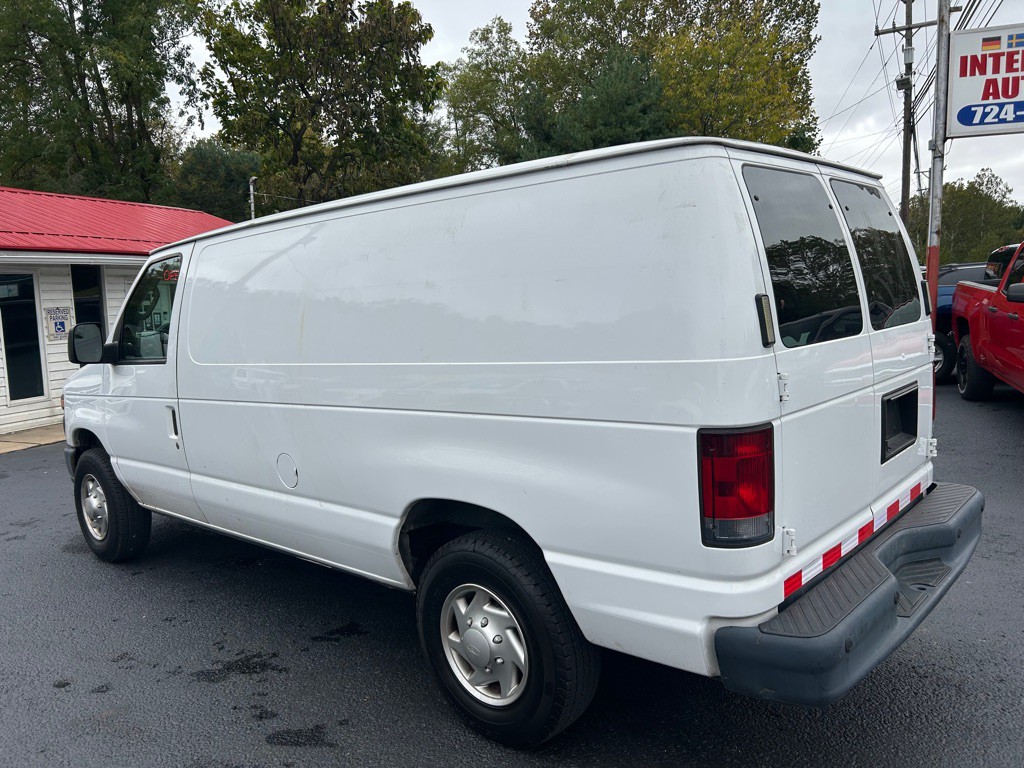 2012 Ford E-series Image 9