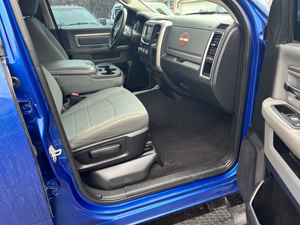 2015 RAM 1500 Image 9