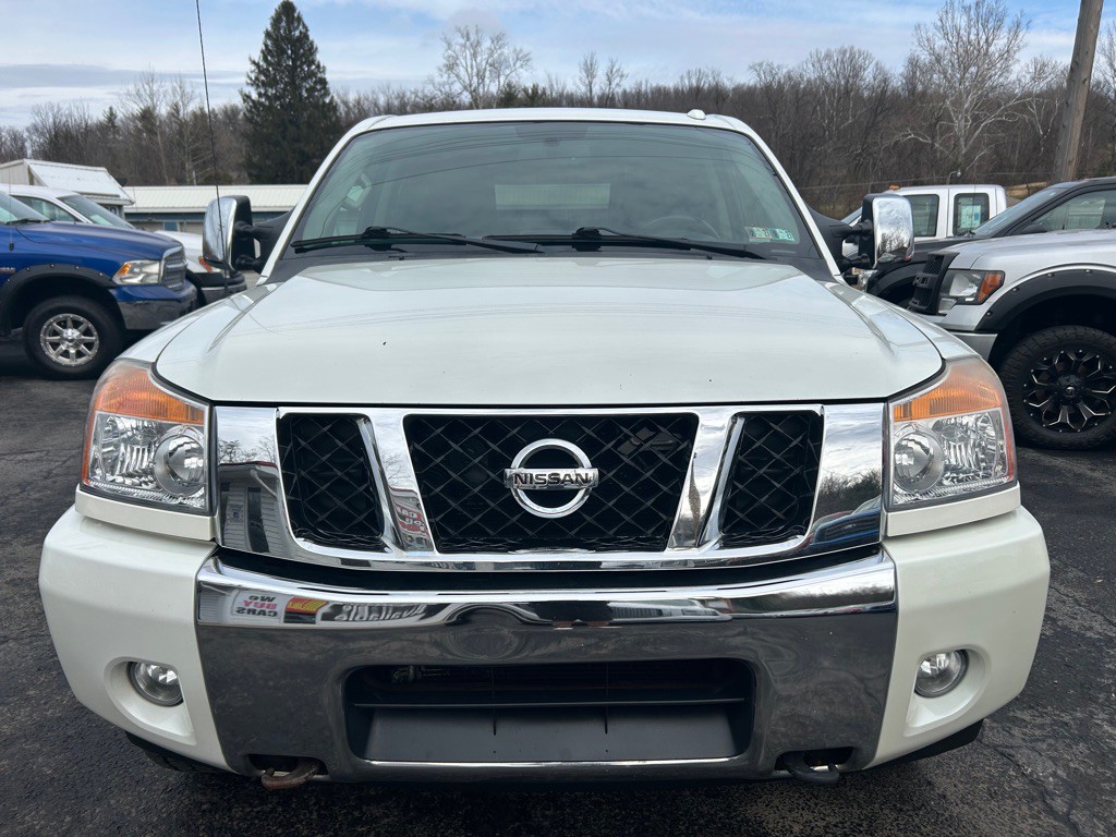2014 Nissan Titan Image 2