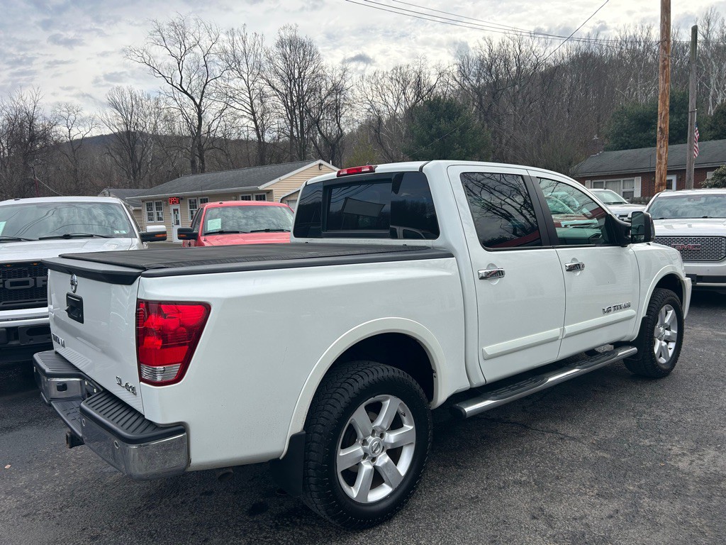 2014 Nissan Titan Image 5