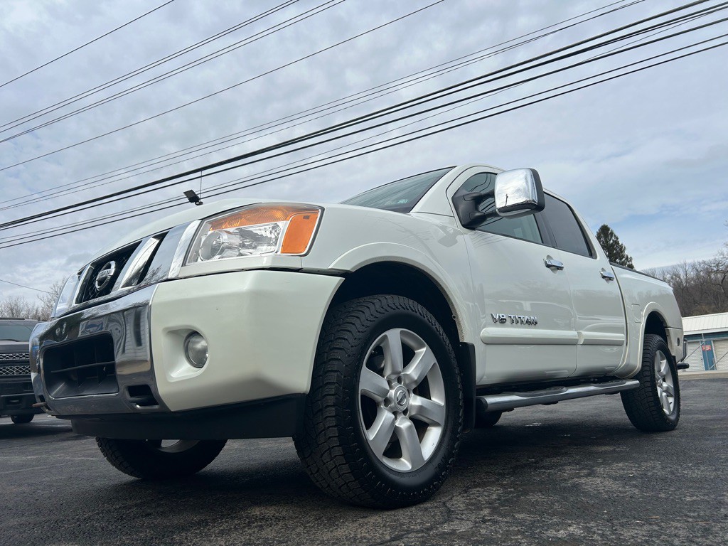 2014 Nissan Titan Image 8