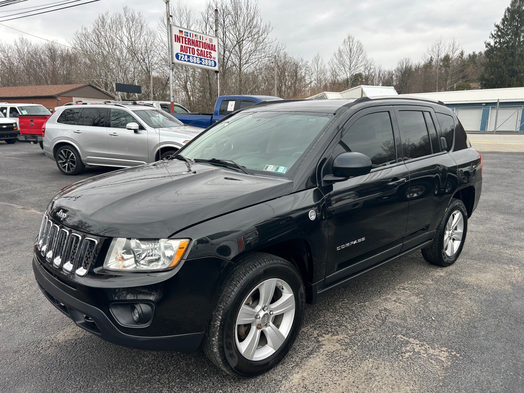 2011 Jeep Compass Image 1