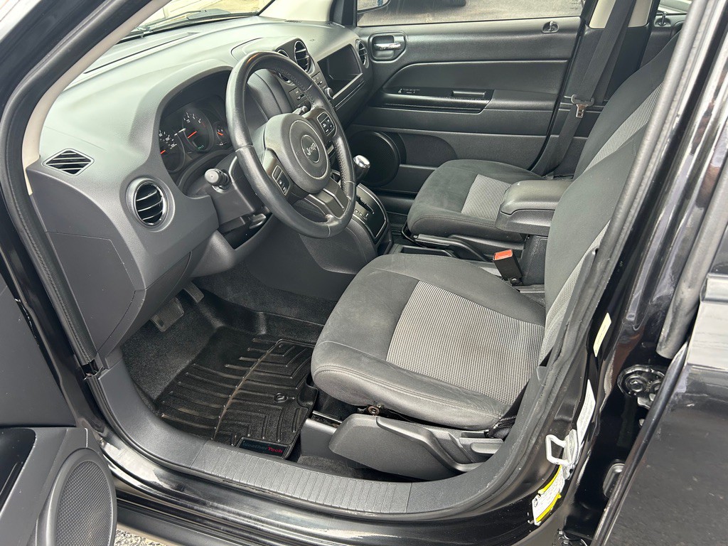 2011 Jeep Compass Image 10