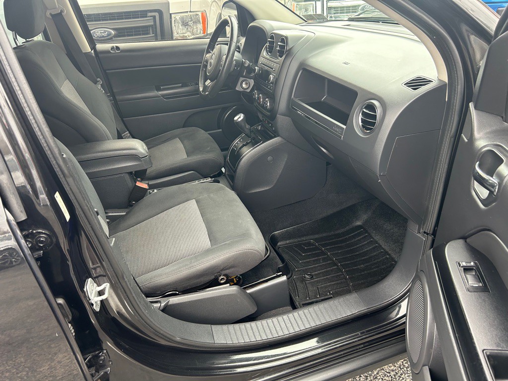 2011 Jeep Compass Image 13