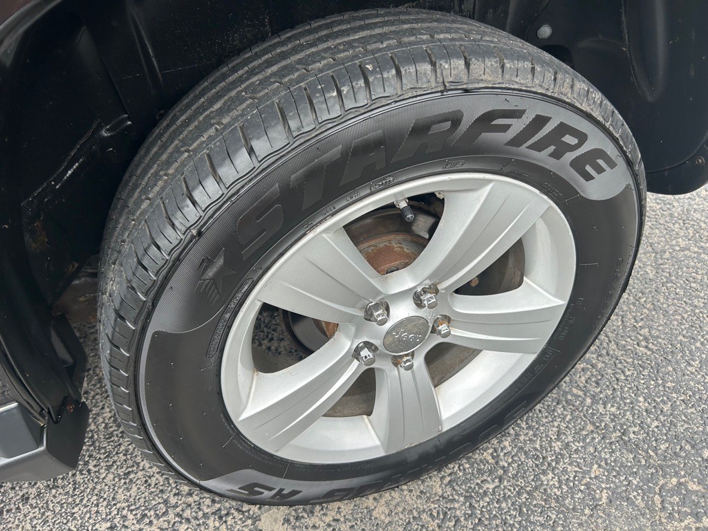 2011 Jeep Compass Image 15