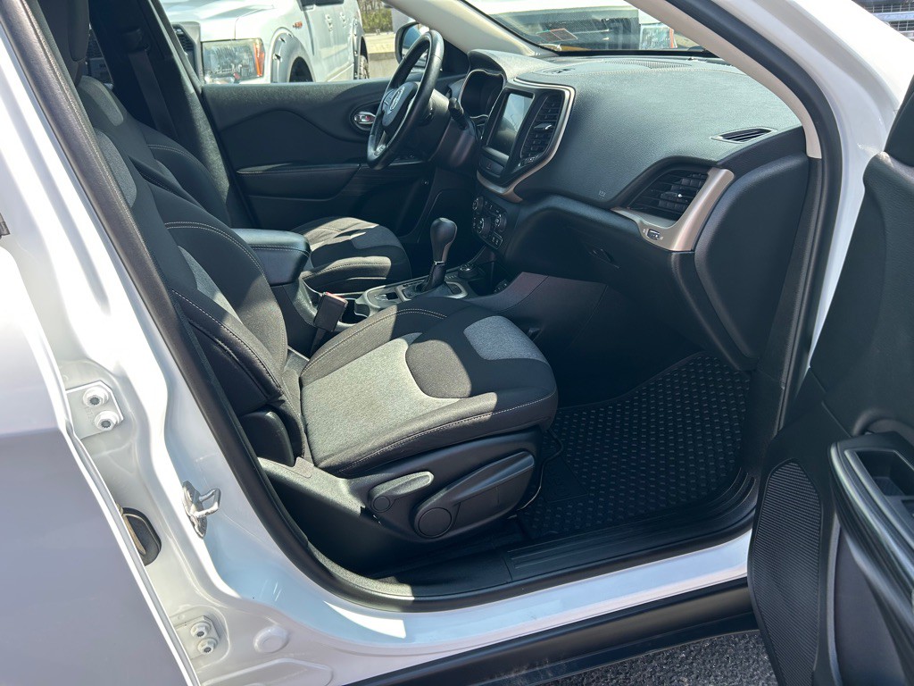 2014 Jeep Cherokee Image 15