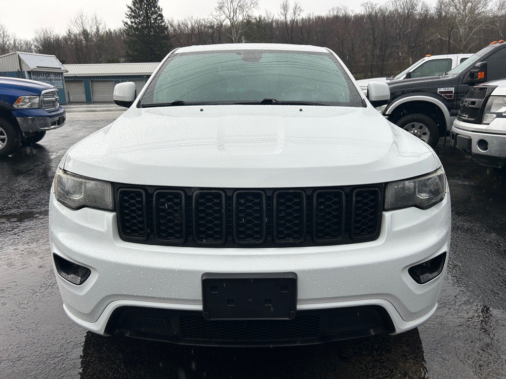 2017 Jeep Grand Cherokee Image 2