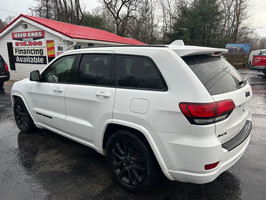 2017 Jeep Grand Cherokee Image 4