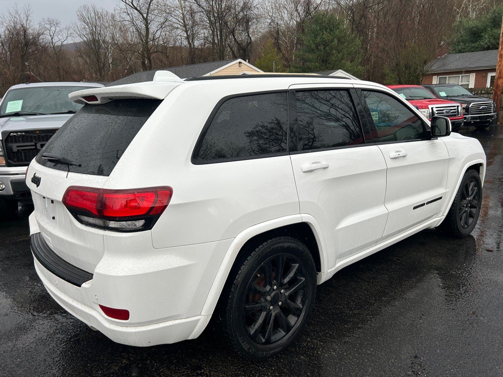 2017 Jeep Grand Cherokee Image 8