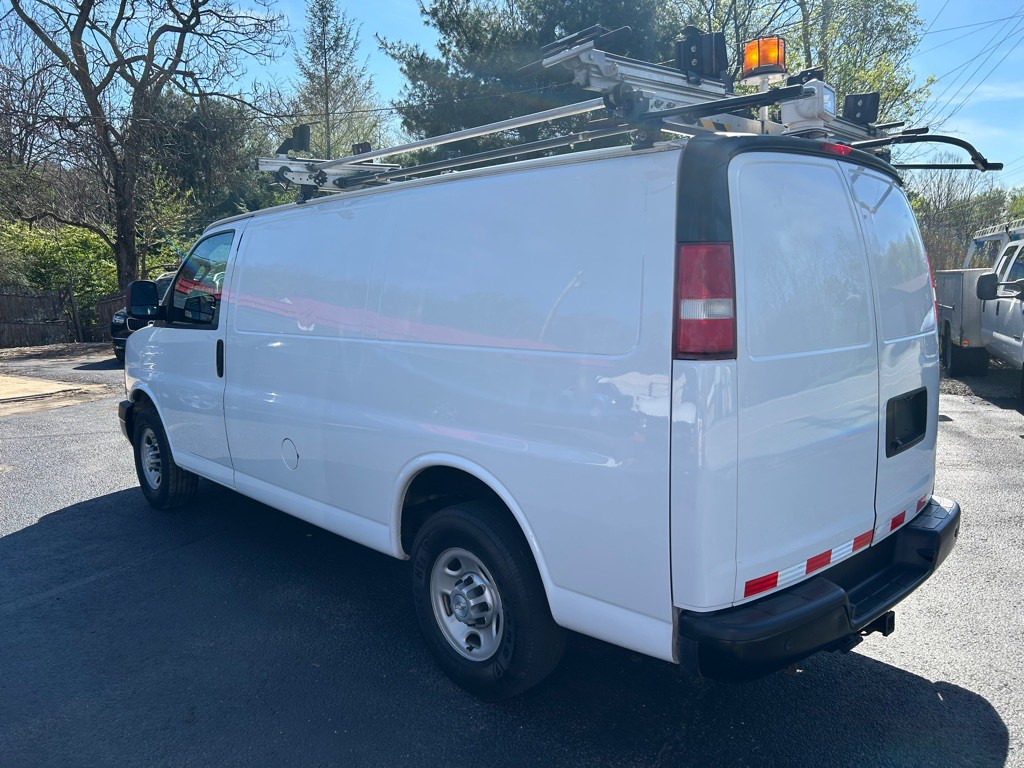 2017 Chevrolet Express Image 6