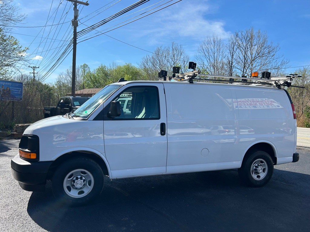 2017 Chevrolet Express Image 7