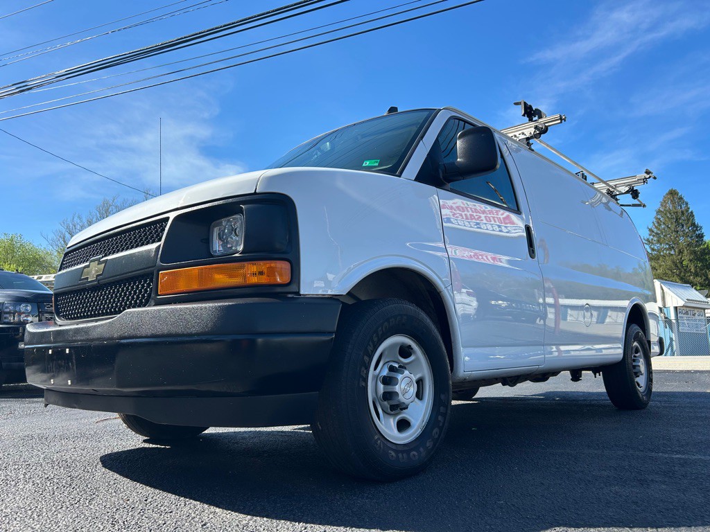 2017 Chevrolet Express Image 9