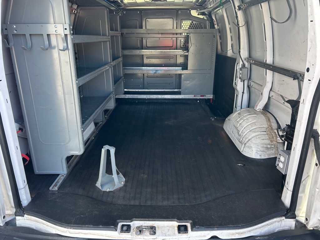 2017 Chevrolet Express Image 10