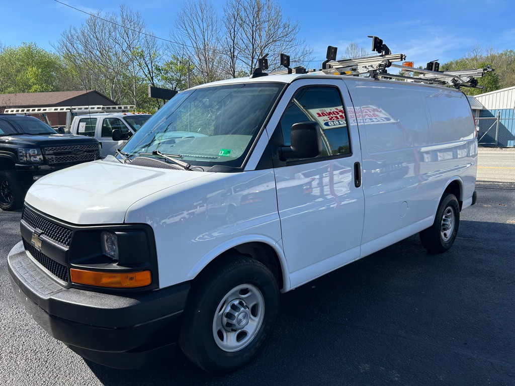 2017 Chevrolet Express Image 16