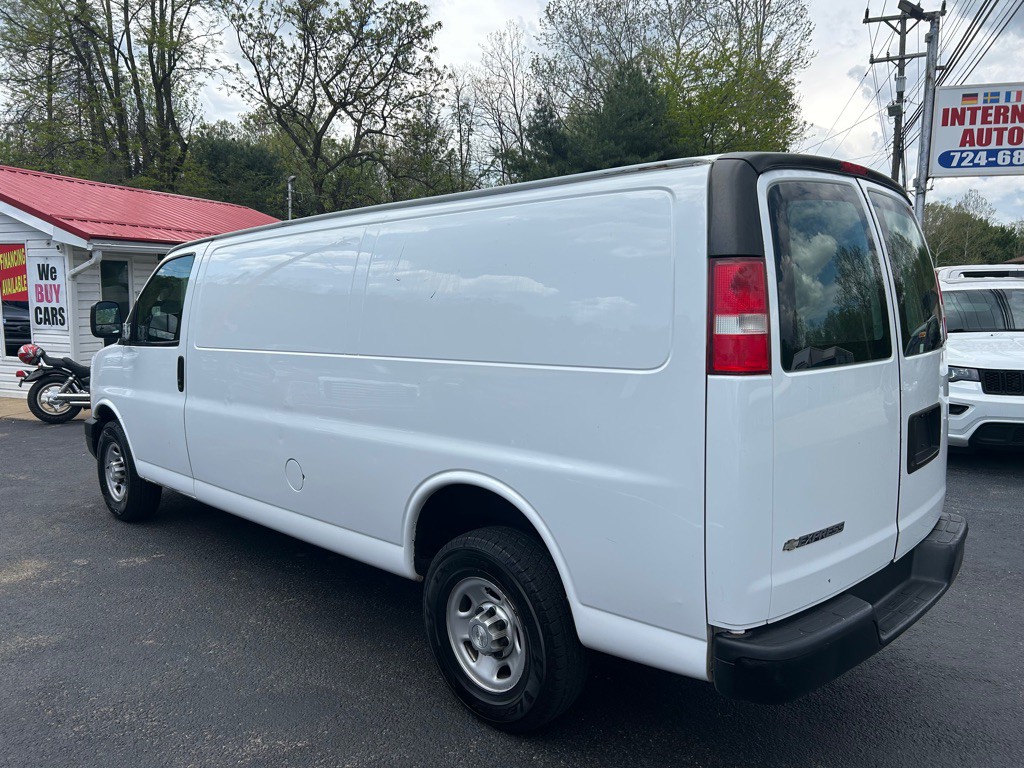 2017 Chevrolet Express Image 8