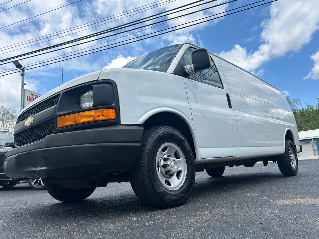 2017 Chevrolet Express Image 10