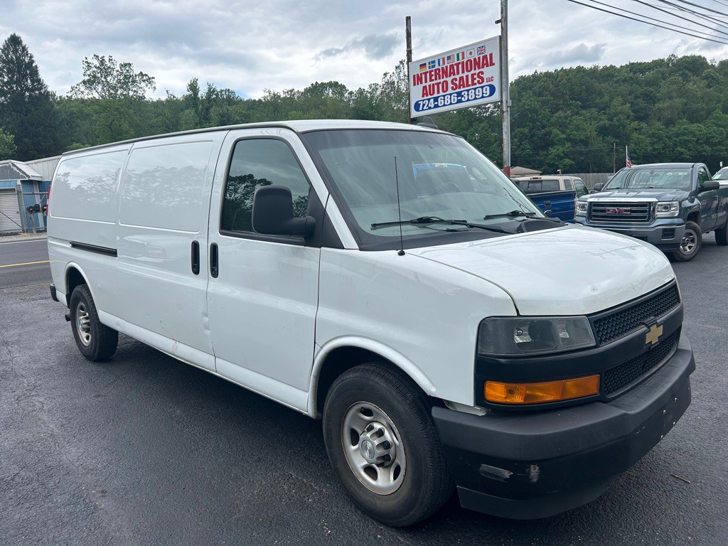 2019 Chevrolet Express Image 2