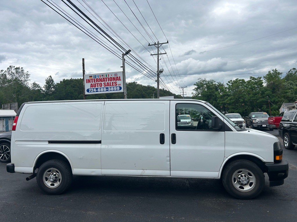 2019 Chevrolet Express Image 3