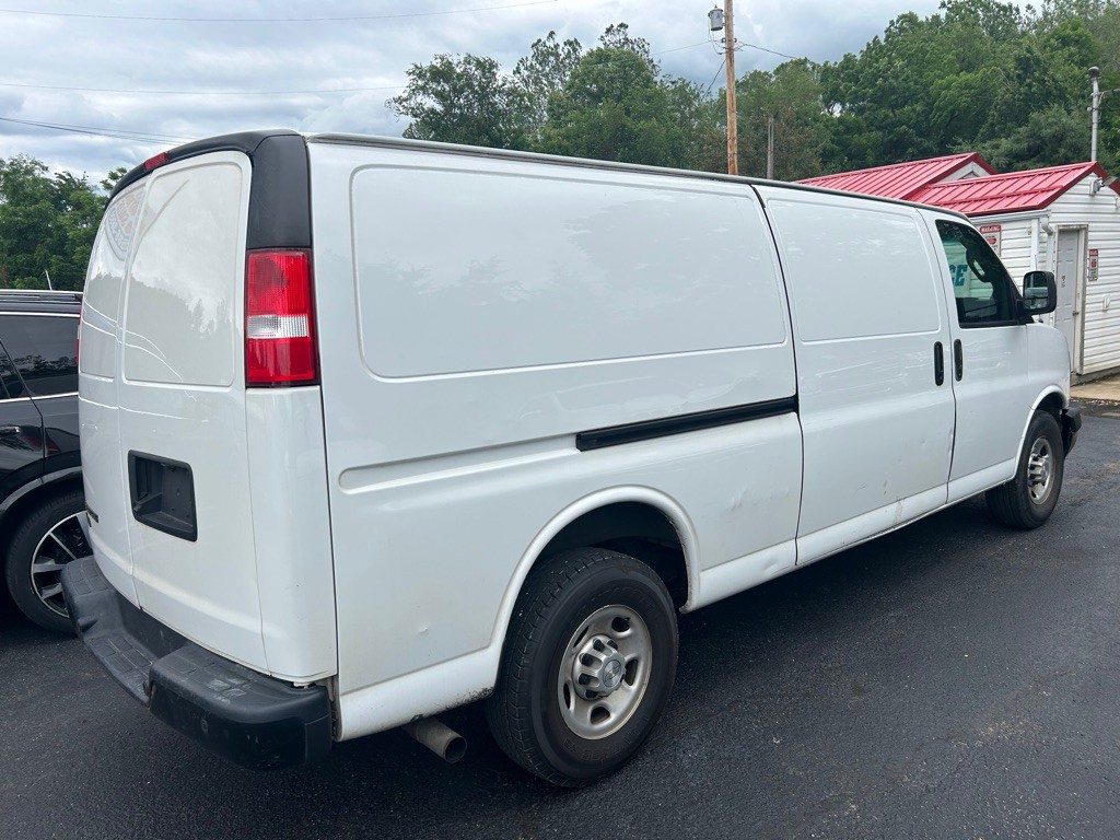 2019 Chevrolet Express Image 4