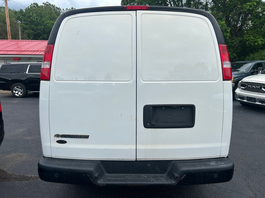 2019 Chevrolet Express Image 5