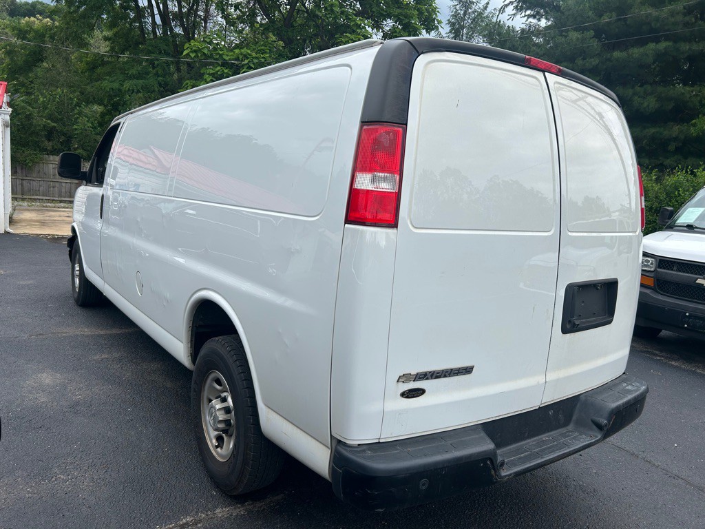 2019 Chevrolet Express Image 6