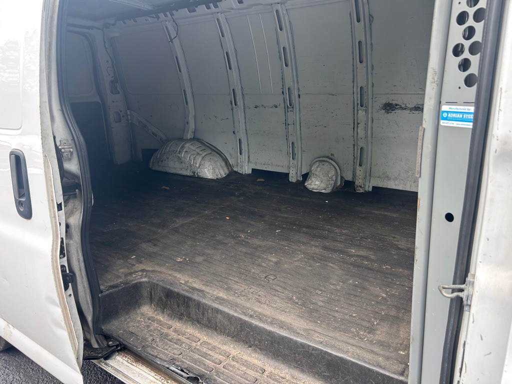 2019 Chevrolet Express Image 10