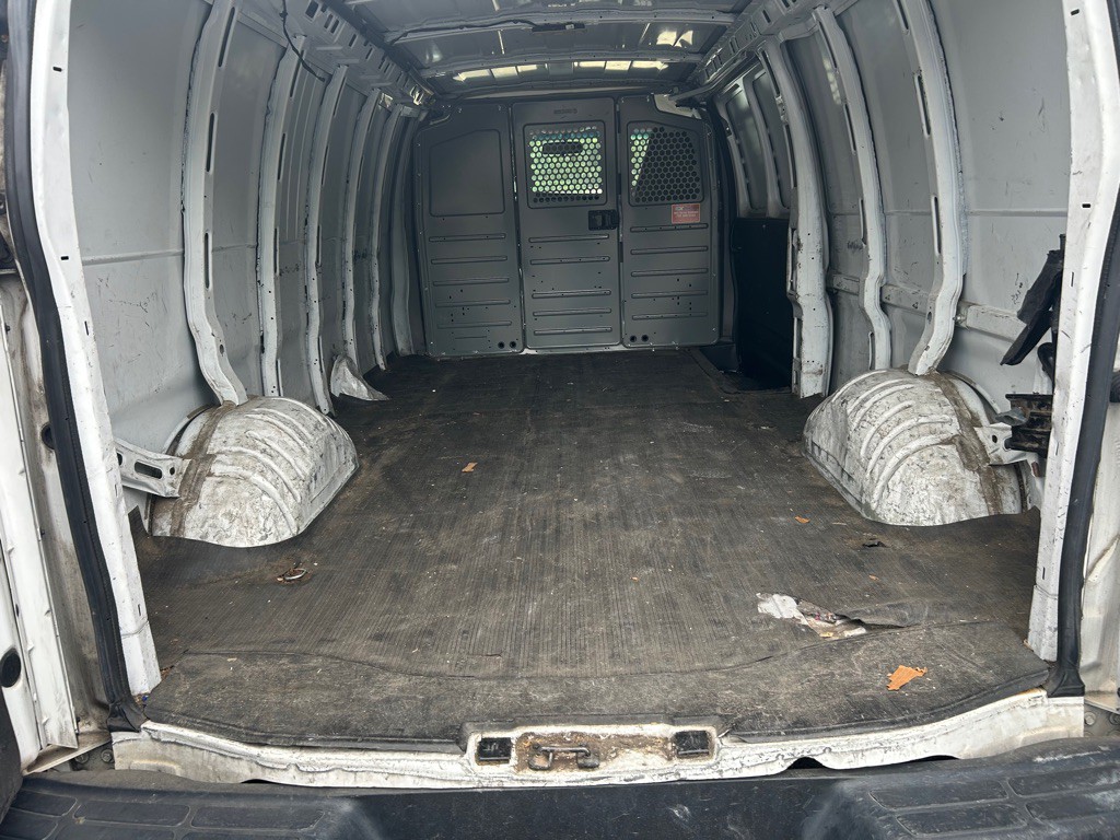 2019 Chevrolet Express Image 11