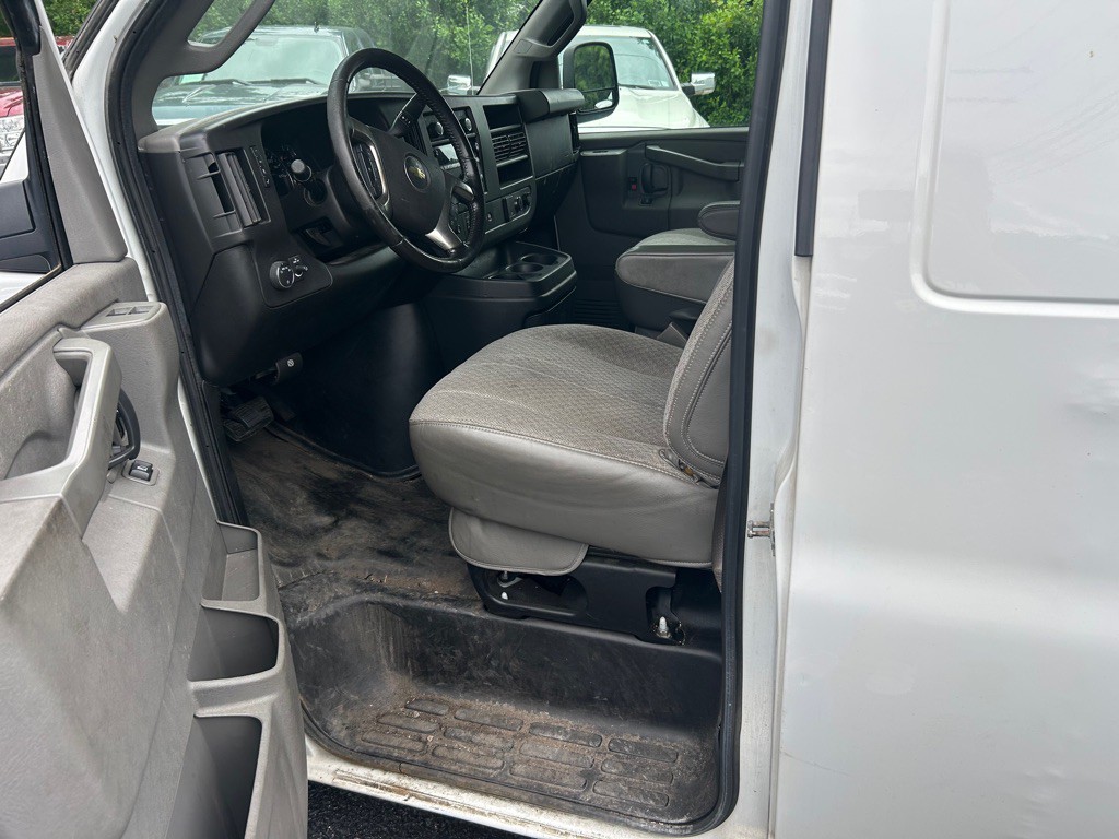 2019 Chevrolet Express Image 13