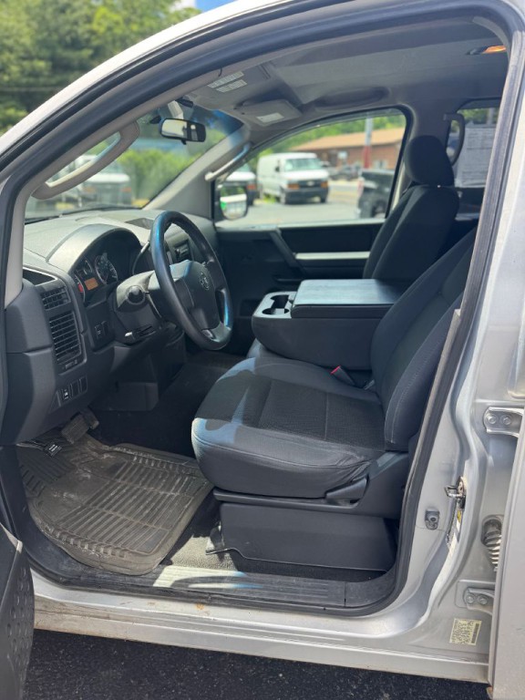 2008 Nissan Titan Image 10