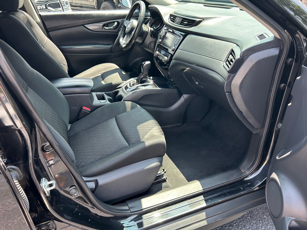 2020 Nissan Rogue Image 11