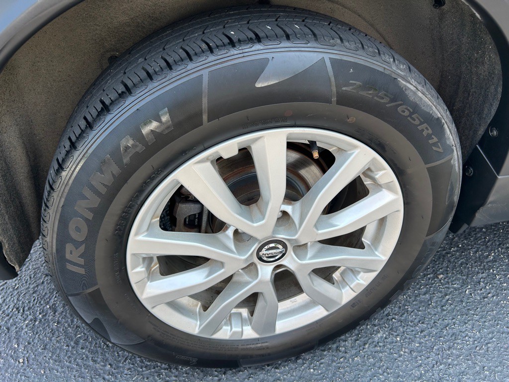 2020 Nissan Rogue Image 17