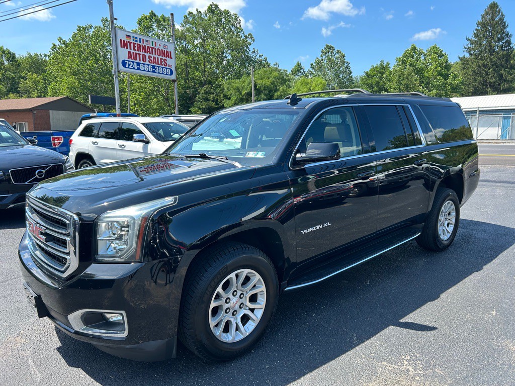 2017 GMC Yukon Image 1