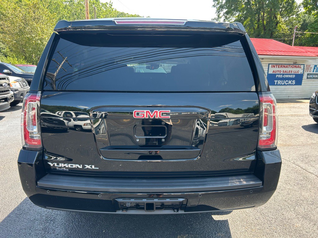 2017 GMC Yukon Image 9